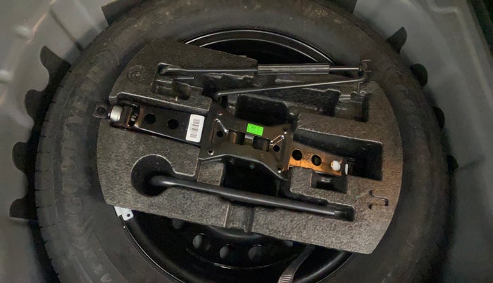 2022 Volkswagen TAIGUN TOPLINE 1.0 TSI MT, Petrol, Manual, 43,385 km, Spare Tyre