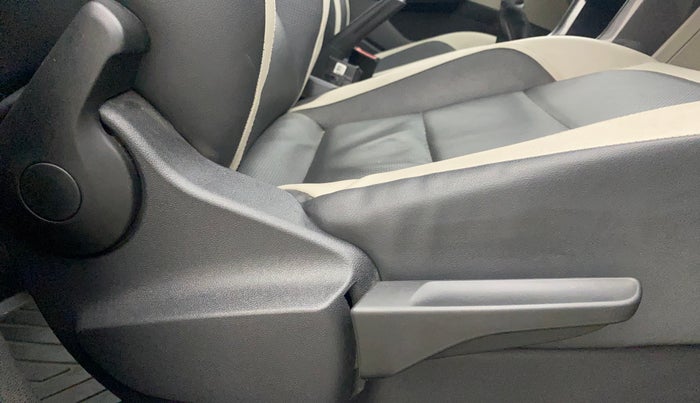 2022 Volkswagen TAIGUN TOPLINE 1.0 TSI MT, Petrol, Manual, 43,385 km, Driver Side Adjustment Panel