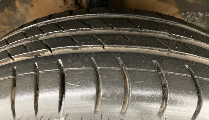 2015 Maruti Wagon R 1.0 VXI, Petrol, Manual, 19,603 km, Right Front Tyre Tread