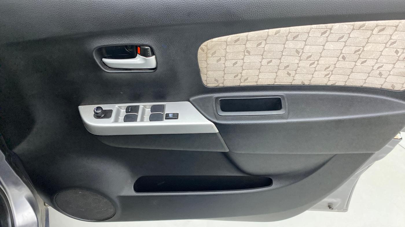 2015 Maruti Wagon R 1.0 VXI, Petrol, Manual, 19,603 km, Driver Side Door Panels Control