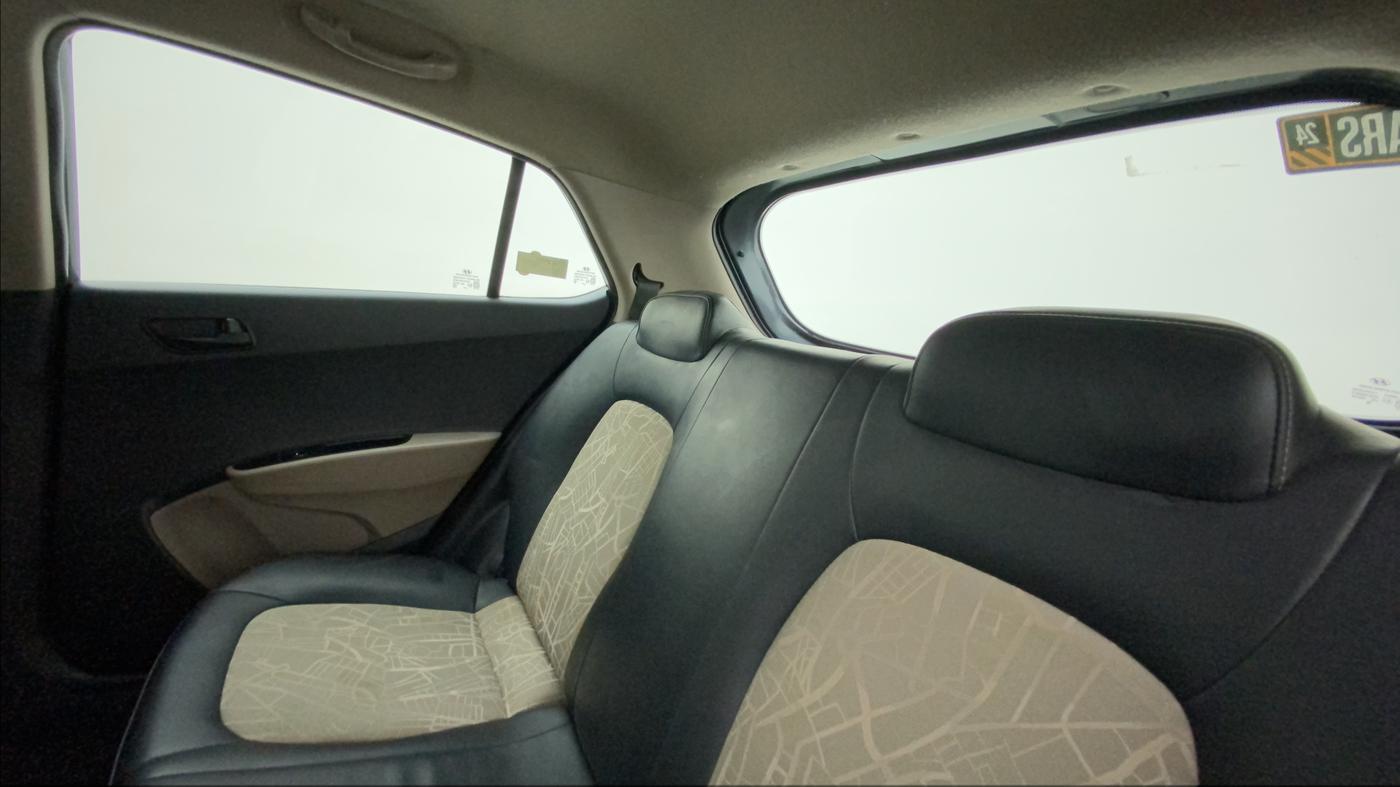 2016 Hyundai Grand i10 MAGNA AT 1.2 KAPPA VTVT, Petrol, Automatic, 49,583 km, Right Side Rear Door Cabin