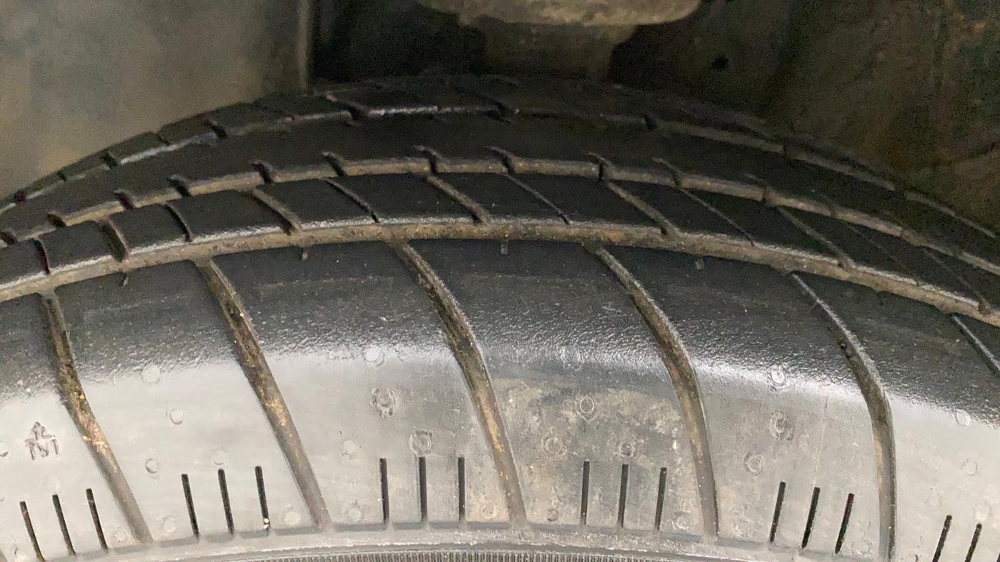 2017 Maruti IGNIS DELTA 1.2, Petrol, Manual, 65,837 km, Left Front Tyre Tread
