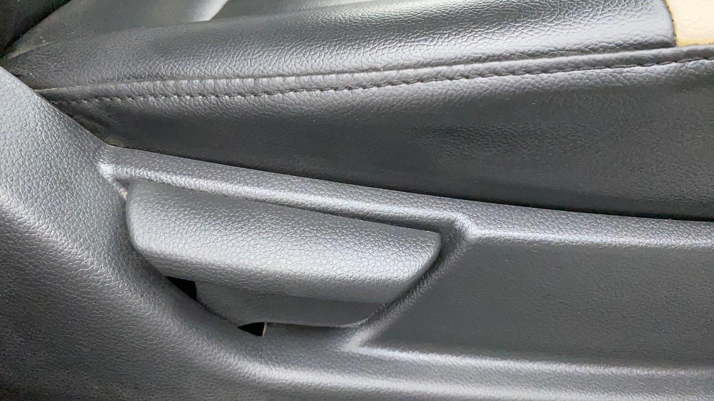 2018 Hyundai Eon ERA +, Petrol, Manual, 24,161 km, Driver Side Adjustment Panel