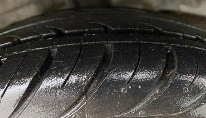2018 Hyundai Eon ERA +, Petrol, Manual, 24,161 km, Right Rear Tyre Tread