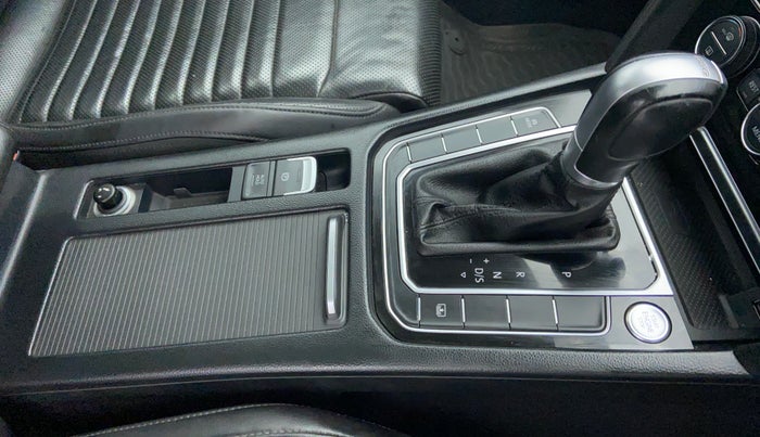 2018 Volkswagen Passat HIGHLINE DSG, Diesel, Automatic, 58,375 km, Gear Lever