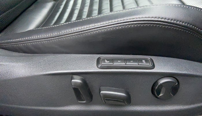 2018 Volkswagen Passat HIGHLINE DSG, Diesel, Automatic, 58,375 km, Driver Side Adjustment Panel