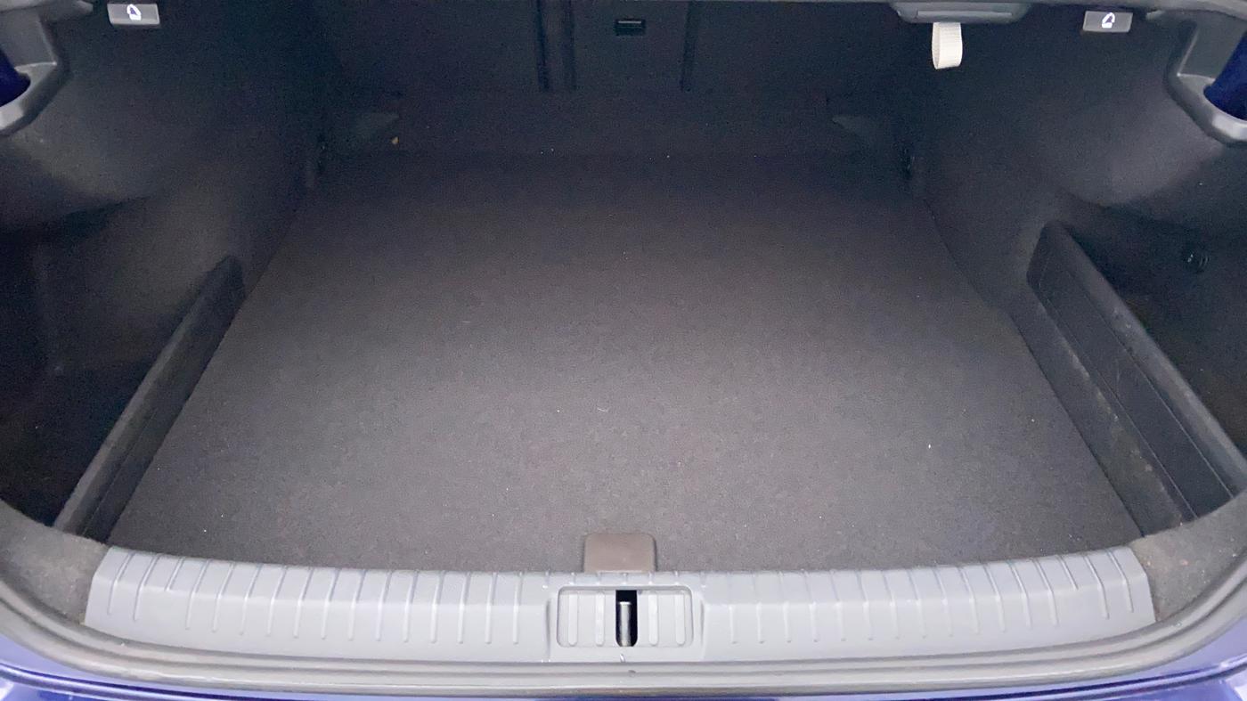 2018 Volkswagen Passat HIGHLINE DSG, Diesel, Automatic, 58,375 km, Boot Inside View