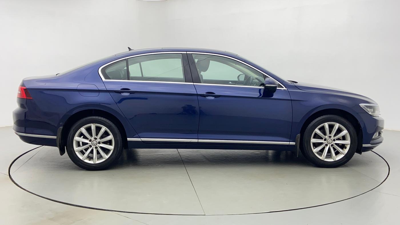 2018 Volkswagen Passat HIGHLINE DSG, Diesel, Automatic, 58,375 km, Right Side View