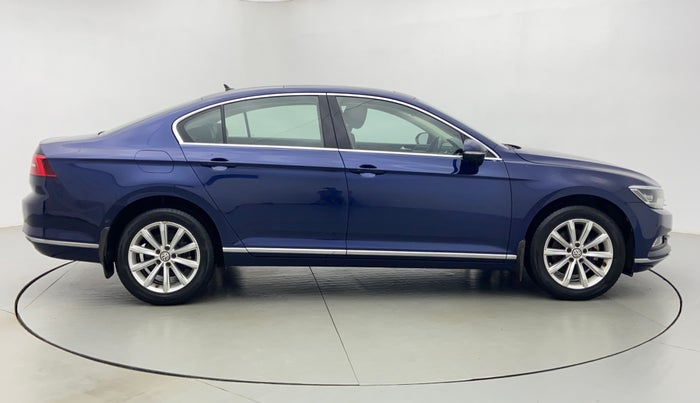 2018 Volkswagen Passat HIGHLINE DSG, Diesel, Automatic, 58,375 km, Right Side View