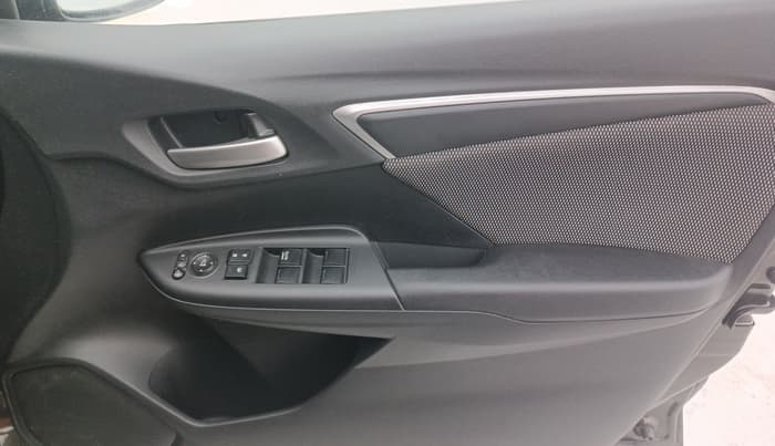 2017 Honda WR-V 1.2L I-VTEC VX MT, Petrol, Manual, 49,307 km, Driver Side Door Panels Control