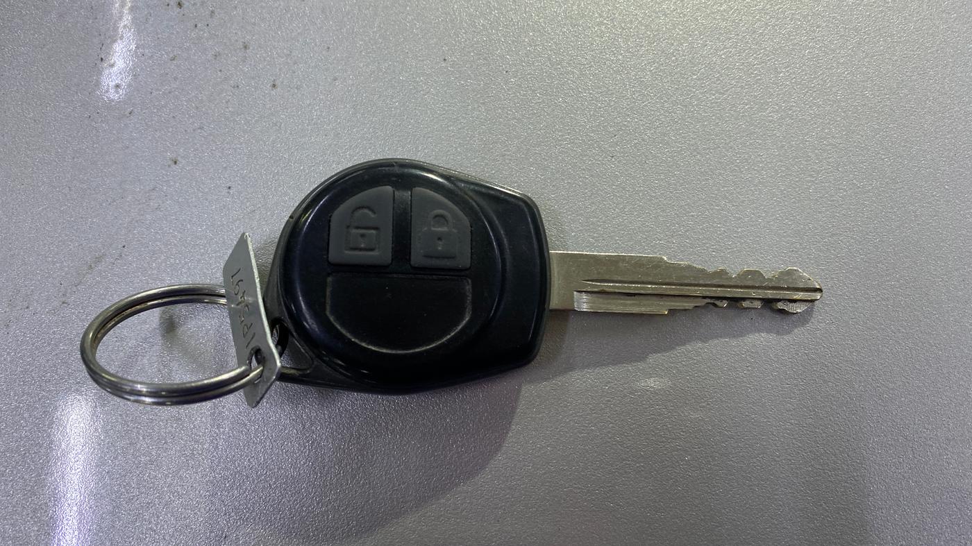 2013 Maruti Wagon R 1.0 VXI, Petrol, Manual, 51,330 km, Key Close Up