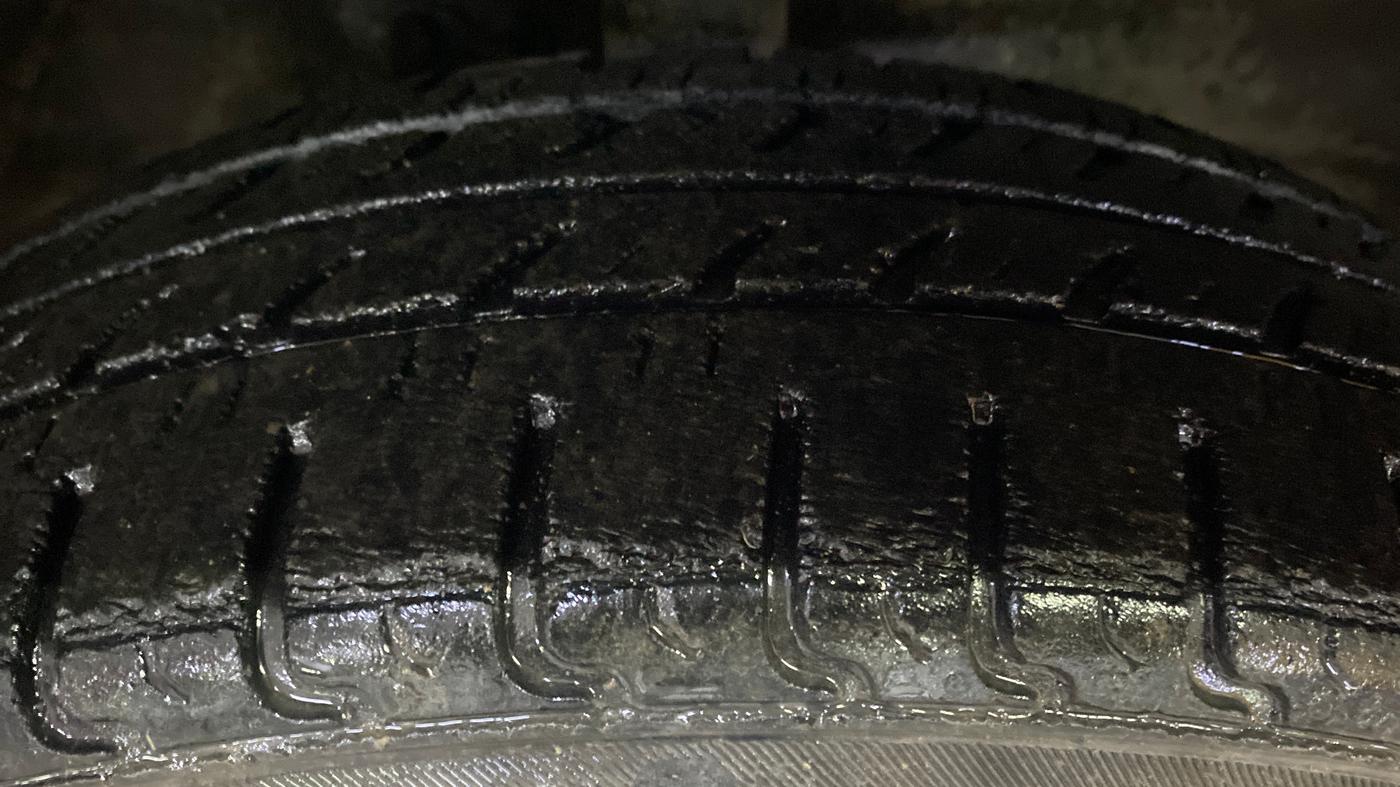 2013 Maruti Wagon R 1.0 VXI, Petrol, Manual, 51,330 km, Right Front Tyre Tread