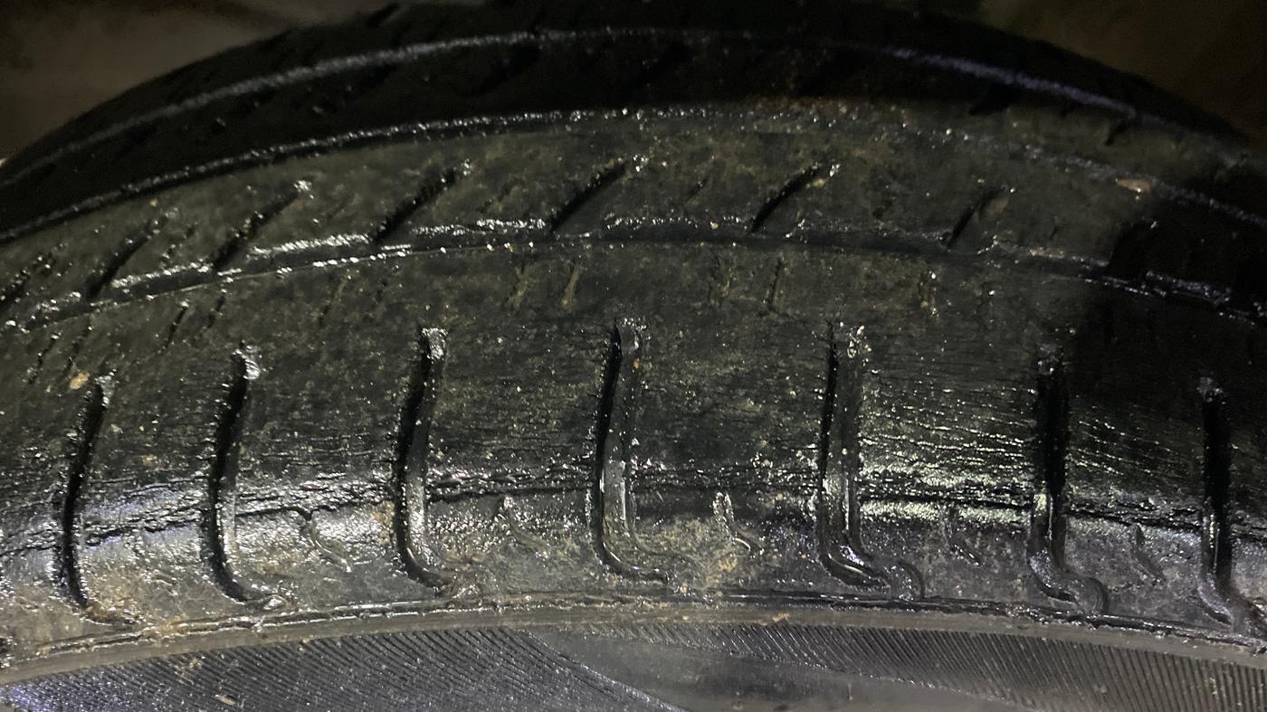 2013 Maruti Wagon R 1.0 VXI, Petrol, Manual, 51,330 km, Left Front Tyre Tread