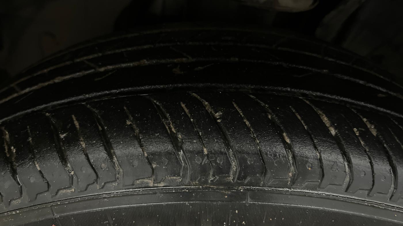 2023 Nissan MAGNITE XE, Petrol, Manual, 17,554 km, Left Front Tyre Tread