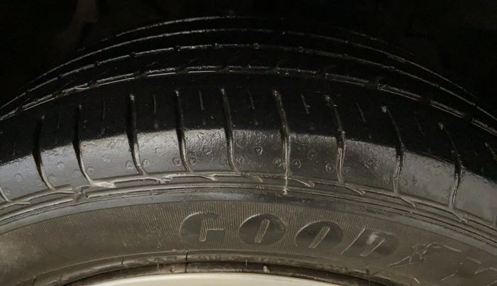 2018 Tata NEXON XM PETROL, Petrol, Manual, 52,722 km, Right Front Tyre Tread