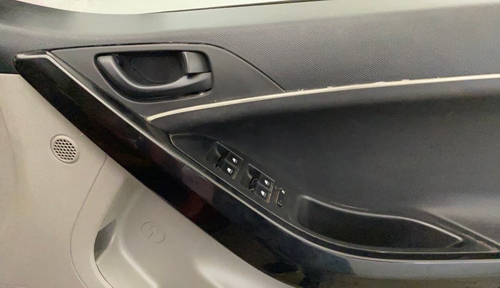 2018 Tata NEXON XM PETROL, Petrol, Manual, 52,722 km, Driver Side Door Panels Control