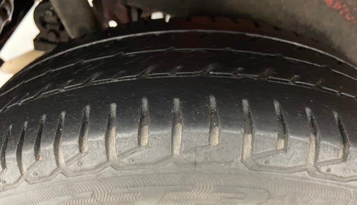2016 Maruti Wagon R 1.0 VXI, Petrol, Manual, Right Rear Tyre Tread