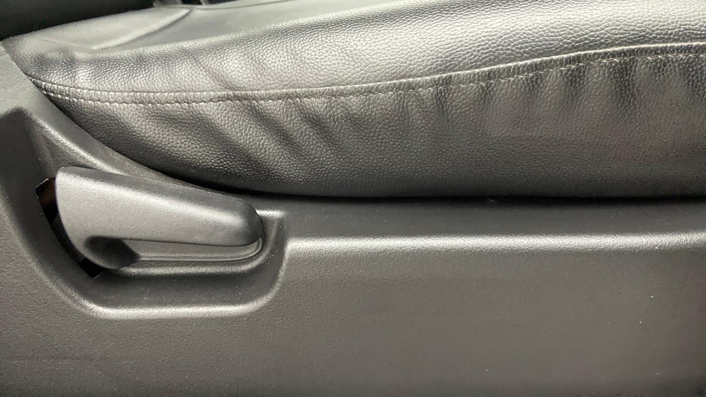 2016 Maruti Wagon R 1.0 VXI, Petrol, Manual, Driver Side Adjustment Panel