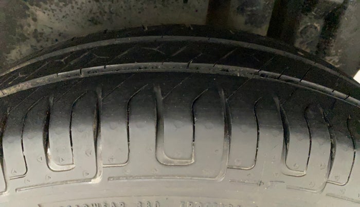 2014 Maruti Swift Dzire VXI, Petrol, Manual, 43,467 km, Left Rear Tyre Tread
