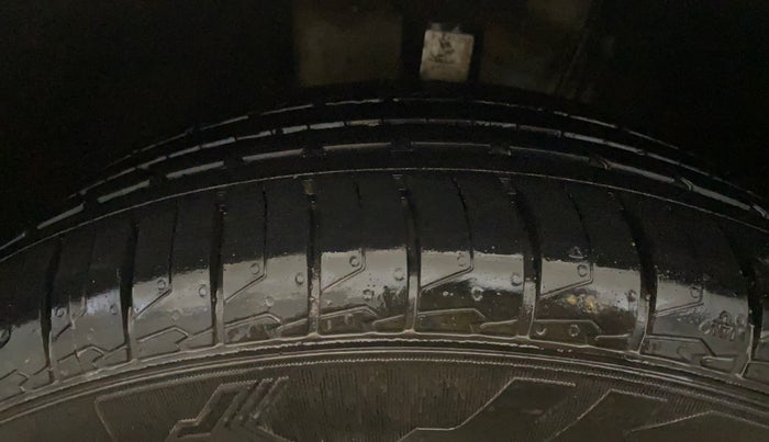 2022 Skoda SLAVIA AMBITION 1.0L TSI MT, Petrol, Manual, 65,322 km, Left Front Tyre Tread