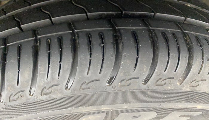 2016 Ford Figo Aspire AMBIENTE 1.2 PETROL, Petrol, Manual, 46,363 km, Left Rear Tyre Tread