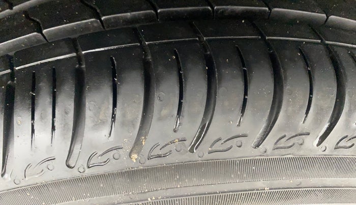 2016 Ford Figo Aspire AMBIENTE 1.2 PETROL, Petrol, Manual, 46,363 km, Right Rear Tyre Tread