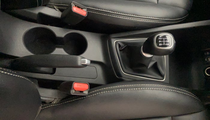 2017 Hyundai Elite i20 ASTA 1.2 (O), Petrol, Manual, 35,745 km, Gear Lever