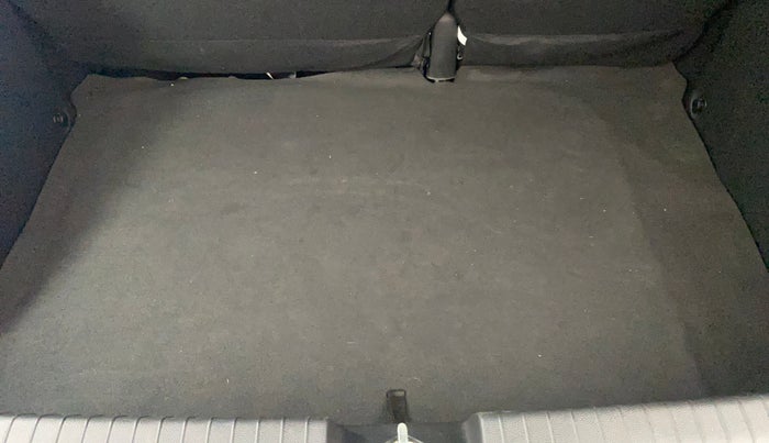 2017 Hyundai Elite i20 ASTA 1.2 (O), Petrol, Manual, 35,745 km, Boot Inside