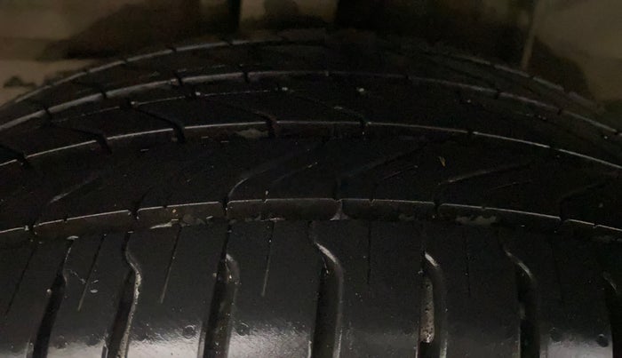 2017 Hyundai Elite i20 ASTA 1.2 (O), Petrol, Manual, 35,745 km, Right Rear Tyre Tread