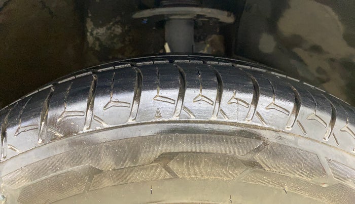 2018 Maruti Dzire ZDI PLUS AMT, Diesel, Automatic, 96,514 km, Right Front Tyre Tread