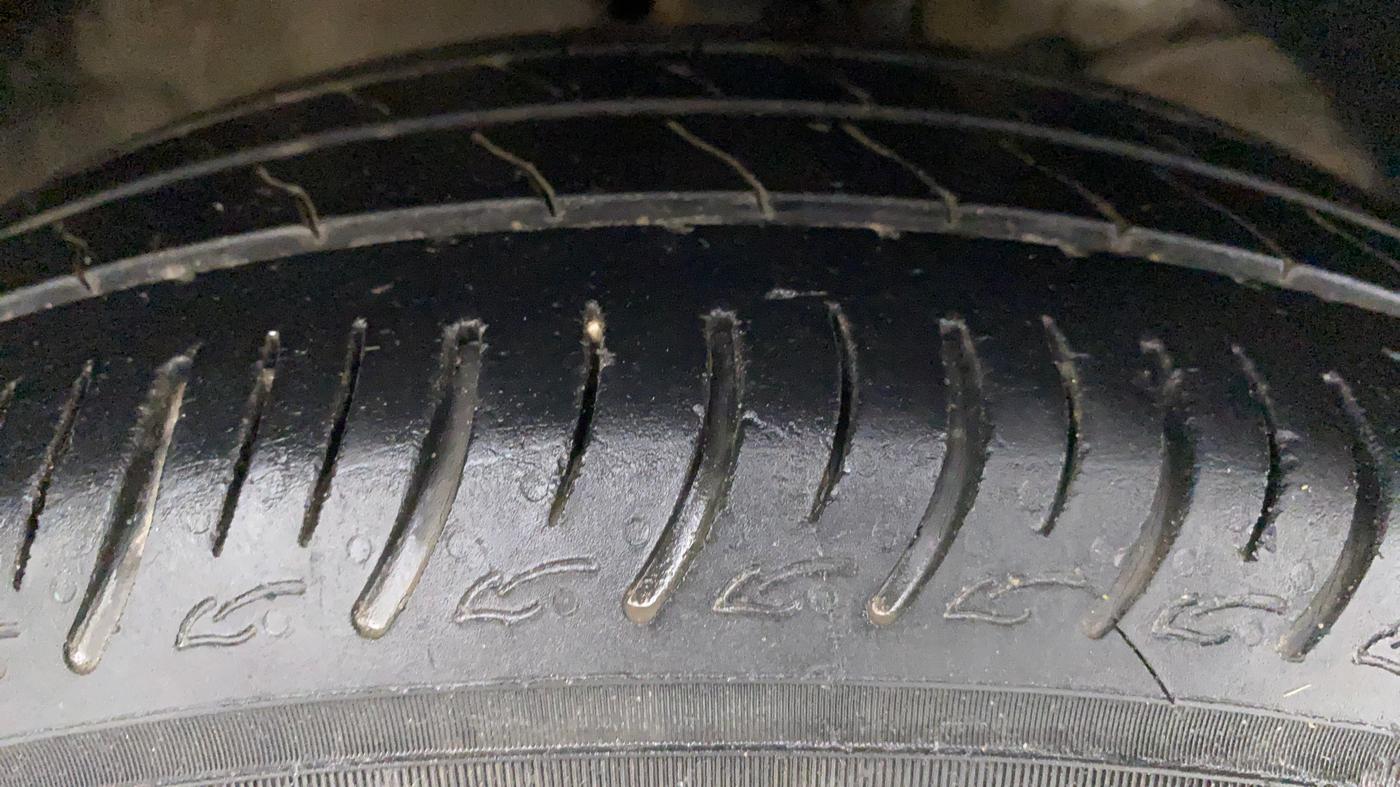 2021 Maruti Baleno DELTA PETROL 1.2, Petrol, Manual, 42,431 km, Right Rear Tyre Tread