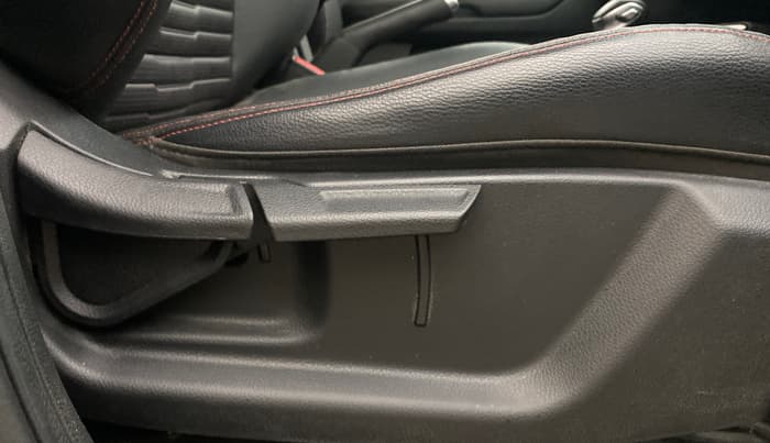 2022 KIA SONET GTX PLUS 1.0 DCT, Petrol, Automatic, 1,05,769 km, Driver Side Adjustment Panel