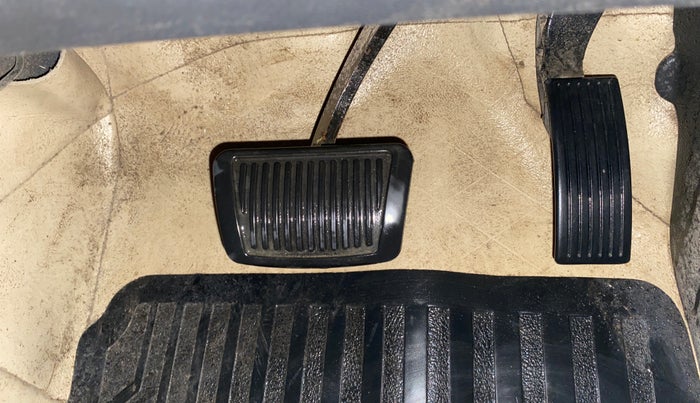 2016 Hyundai Grand i10 MAGNA AT 1.2 KAPPA VTVT, CNG, Automatic, 1,04,652 km, Pedals