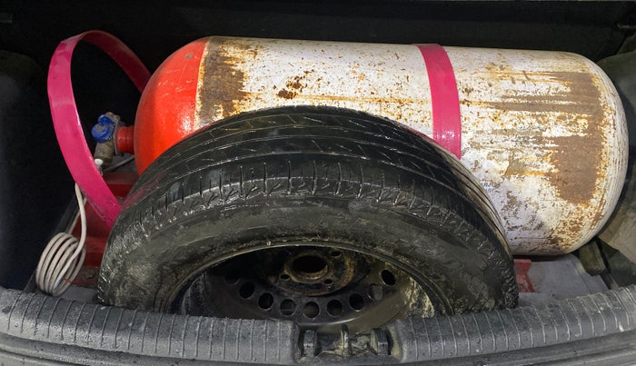 2016 Hyundai Grand i10 MAGNA AT 1.2 KAPPA VTVT, CNG, Automatic, 1,04,652 km, Spare Tyre