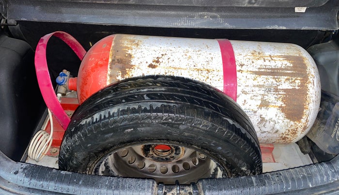 2016 Hyundai Grand i10 MAGNA AT 1.2 KAPPA VTVT, CNG, Automatic, 1,04,652 km, Boot Inside