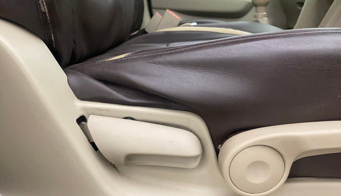 2012 Maruti Ertiga ZXI, Petrol, Manual, 1,30,914 km, Driver Side Adjustment Panel
