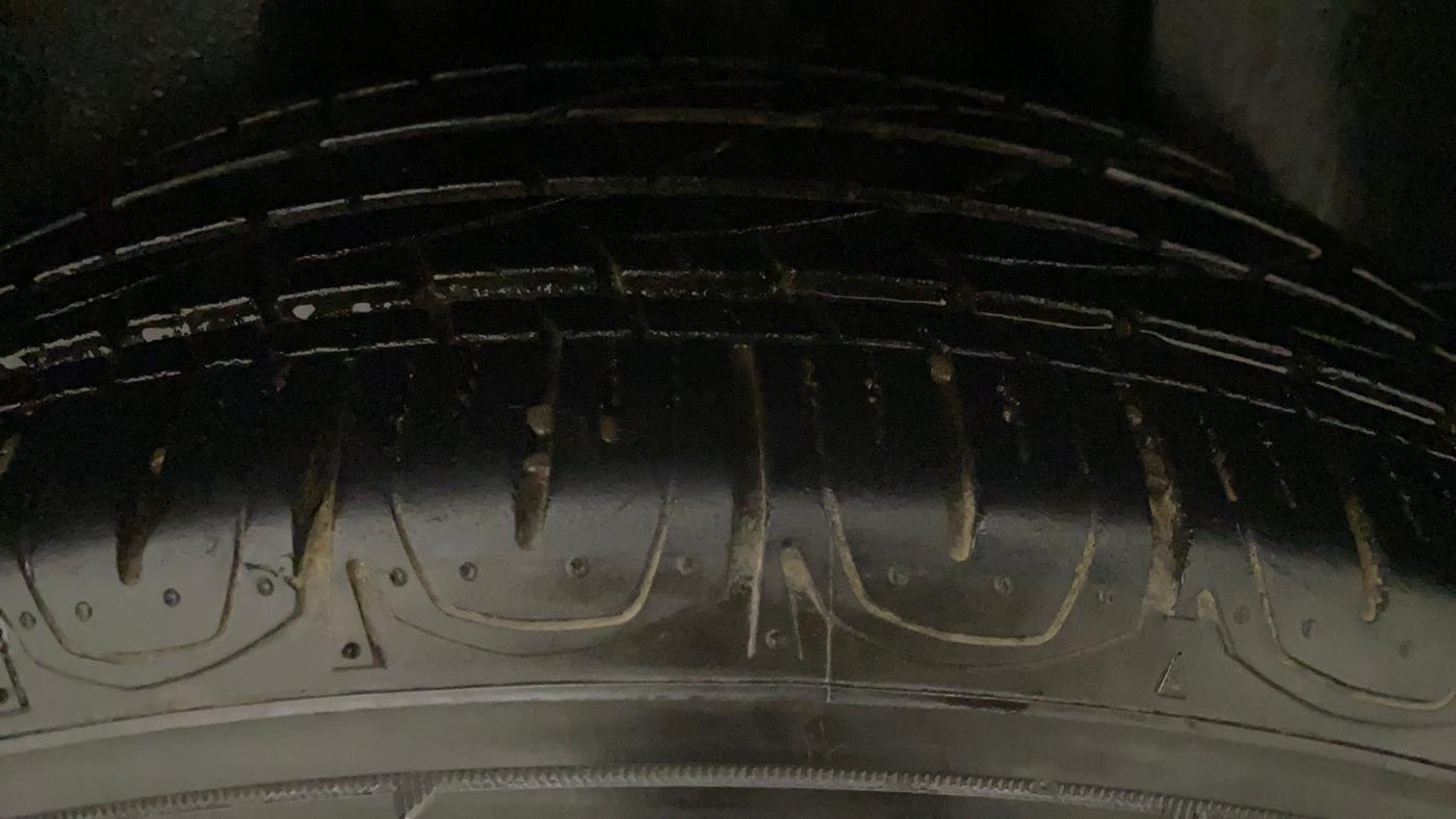 2019 Jeep Compass LIMITED 1.4 PETROL AT, Petrol, Automatic, 51,832 km, Right Front Tyre Tread