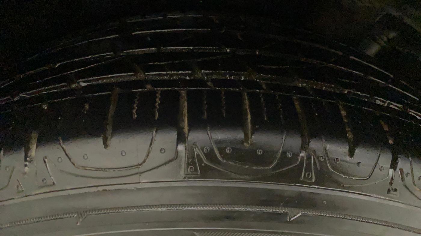 2019 Jeep Compass LIMITED 1.4 PETROL AT, Petrol, Automatic, 51,832 km, Right Rear Tyre Tread