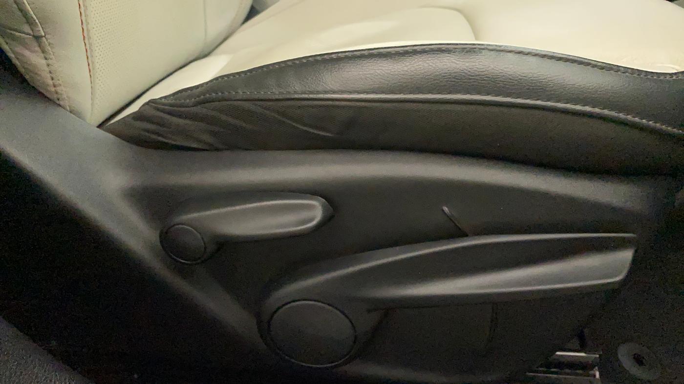 2019 Jeep Compass LIMITED 1.4 PETROL AT, Petrol, Automatic, 51,832 km, Driver Side Adjustment Panel