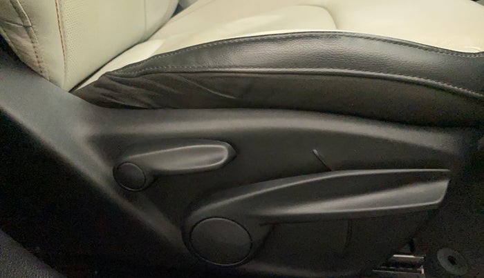 2019 Jeep Compass LIMITED 1.4 PETROL AT, Petrol, Automatic, 51,832 km, Driver Side Adjustment Panel