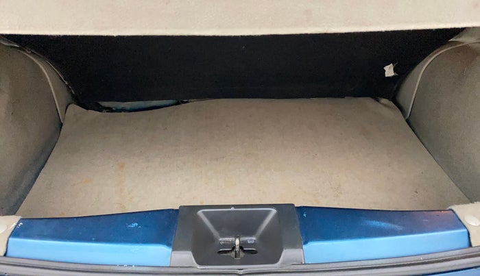 2015 Nissan Micra XV CVT, Petrol, Automatic, 55,813 km, Boot Inside