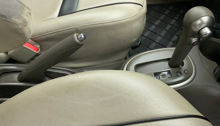 2015 Nissan Micra XV CVT, Petrol, Automatic, 55,813 km, Gear Lever