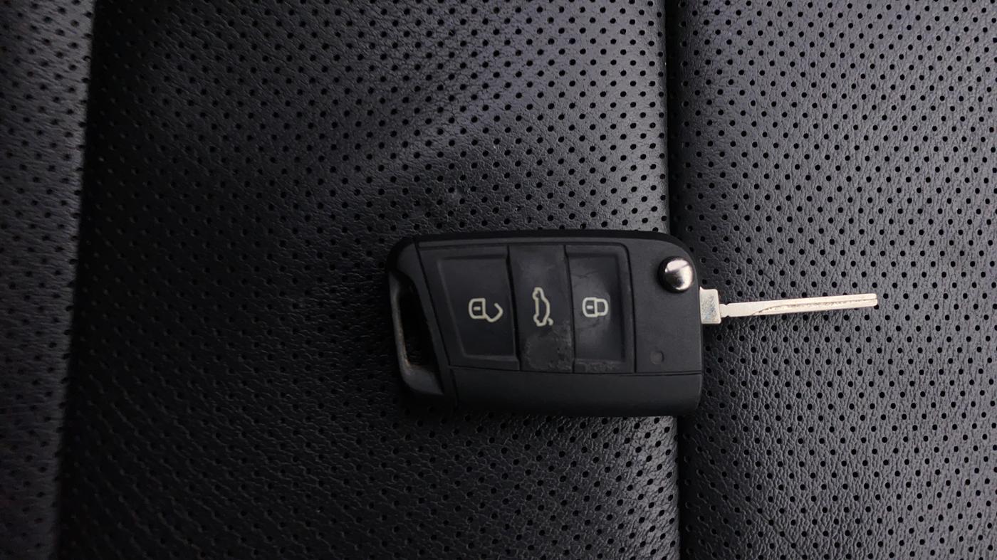 2023 Volkswagen VIRTUS GT PLUS TSI 1.5 EVO DSG, Petrol, Automatic, 70,221 km, Key Close Up