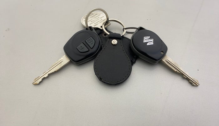 2016 Maruti Ertiga VXI, Petrol, Manual, 32,301 km, Key Close Up