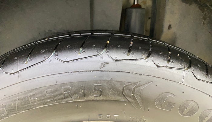 2016 Maruti Ertiga VXI, Petrol, Manual, 32,301 km, Left Rear Tyre Tread