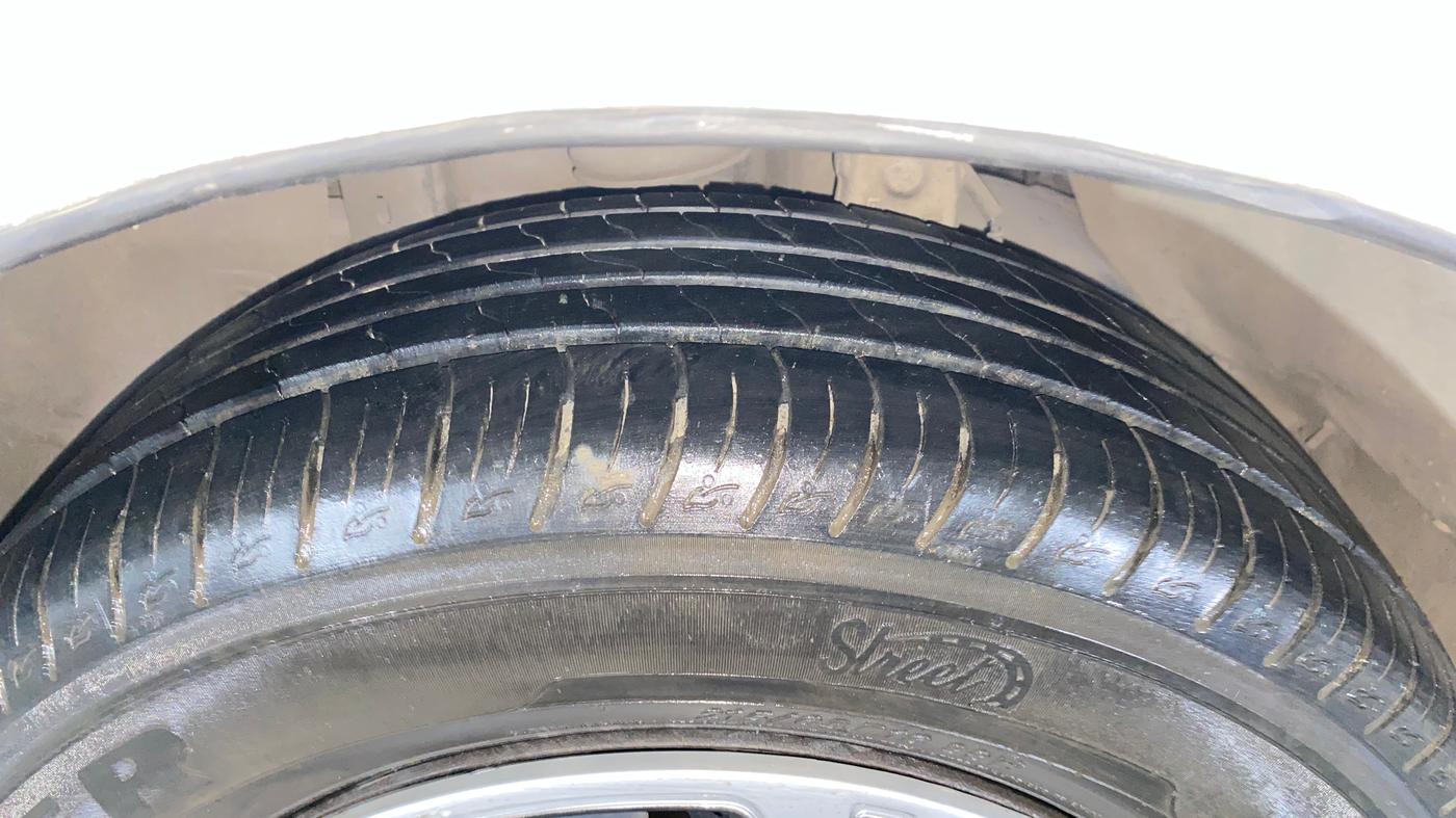 2019 Mahindra MARAZZO M4 8 STR, Diesel, Manual, 1,25,246 km, Left Front Tyre Tread