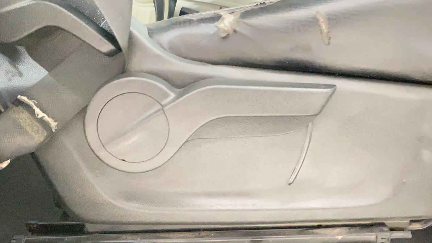 2019 Mahindra MARAZZO M4 8 STR, Diesel, Manual, 1,25,246 km, Driver Side Adjustment Panel