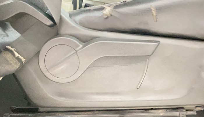 2019 Mahindra MARAZZO M4 8 STR, Diesel, Manual, 1,25,202 km, Driver Side Adjustment Panel