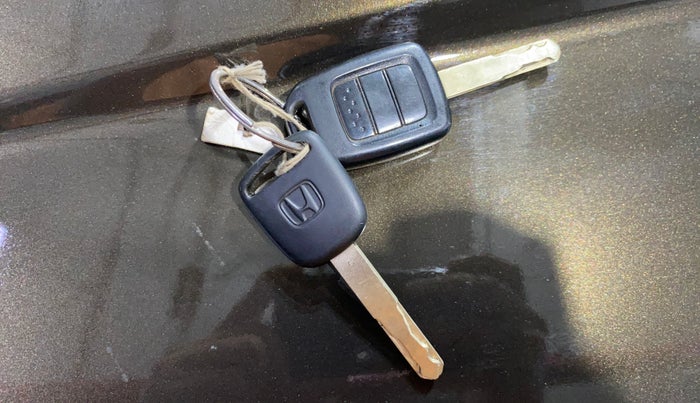 2017 Honda WR-V 1.2L I-VTEC VX MT, Petrol, Manual, 89,247 km, Key Close Up