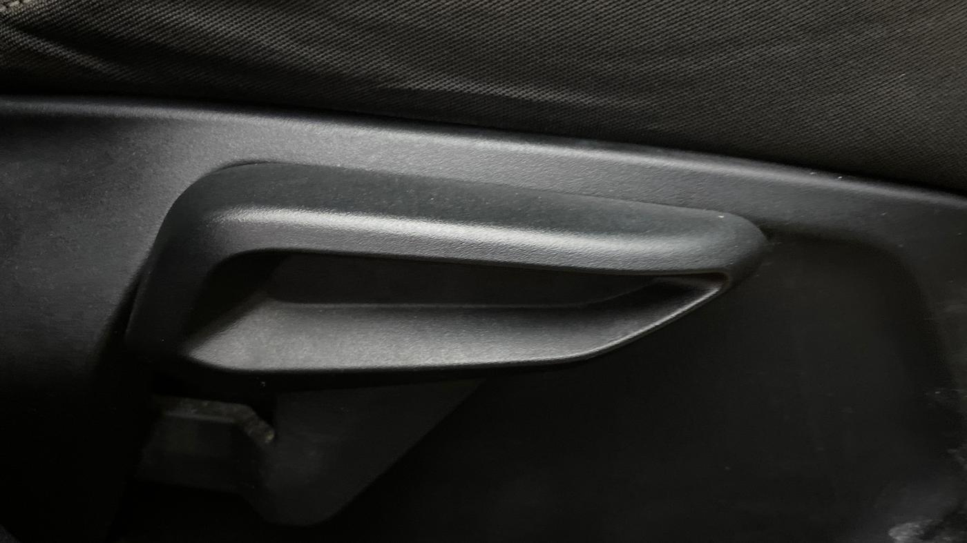 2020 Tata Tiago XZ PLUS PETROL, Petrol, Manual, 1,09,126 km, Driver Side Adjustment Panel